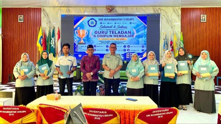 SMK Muhammadiyah 3 Dolopo Berikan Penghargaan Guru Teladan dan Disiplin Mengajar Periode April–Mei 2026