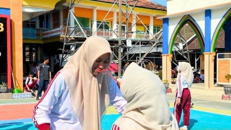 Meriahnya Lomba Semarak Kemerdekaan 2026 di SMK Muhammadiyah 3 Dolopo: Solid Kebersamaannya!